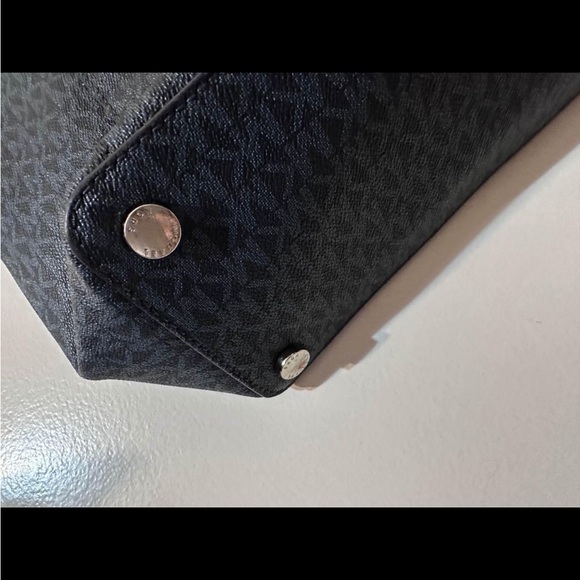 Michael Kors Purse - Picture 4 of 4